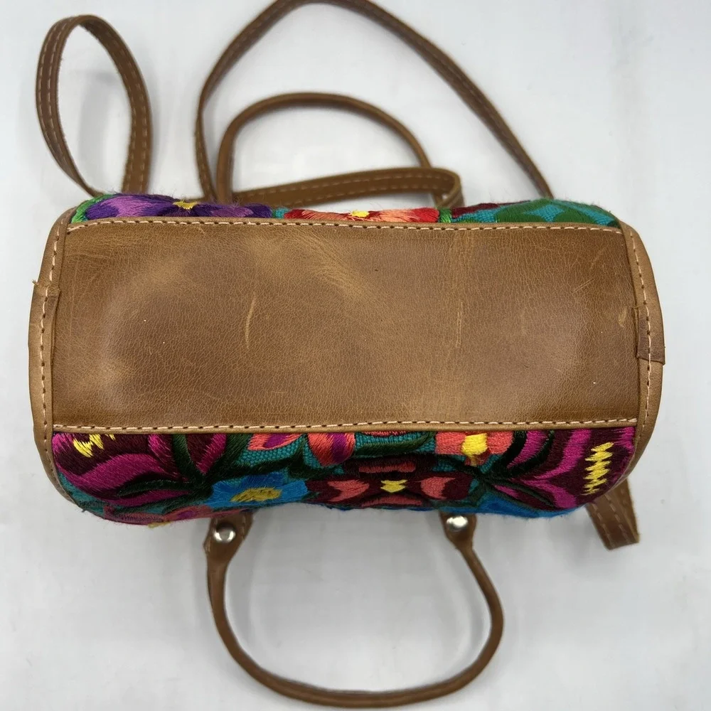 Handmade Embroidered Floral Guatemala Leather Purse Handbag‎